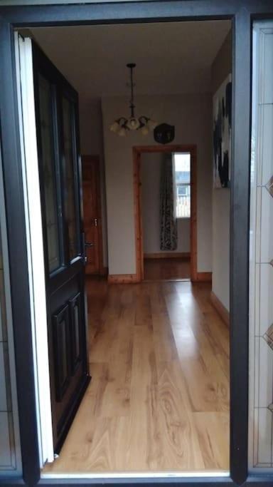 Cheerful Three Bedroom Country Cottage Ballina (Mayo) Exterior foto