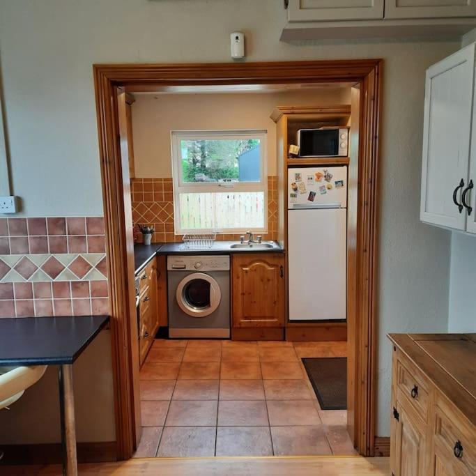 Cheerful Three Bedroom Country Cottage Ballina (Mayo) Exterior foto