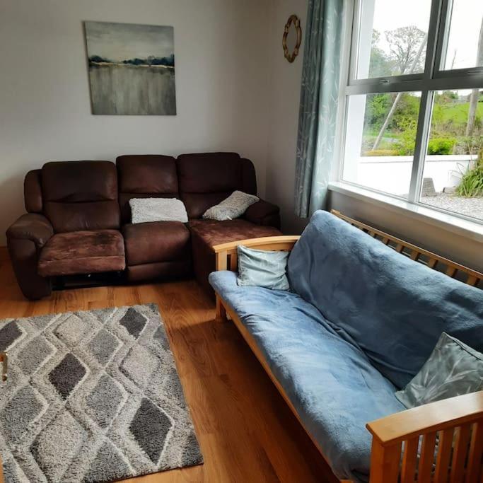 Cheerful Three Bedroom Country Cottage Ballina (Mayo) Exterior foto