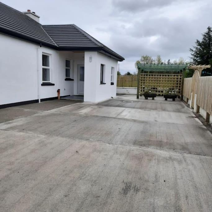 Cheerful Three Bedroom Country Cottage Ballina (Mayo) Exterior foto