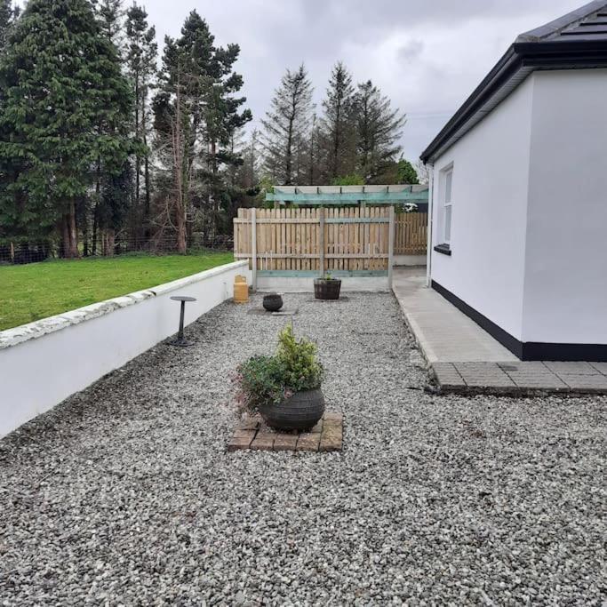 Cheerful Three Bedroom Country Cottage Ballina (Mayo) Exterior foto