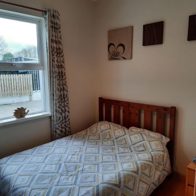 Cheerful Three Bedroom Country Cottage Ballina (Mayo) Exterior foto
